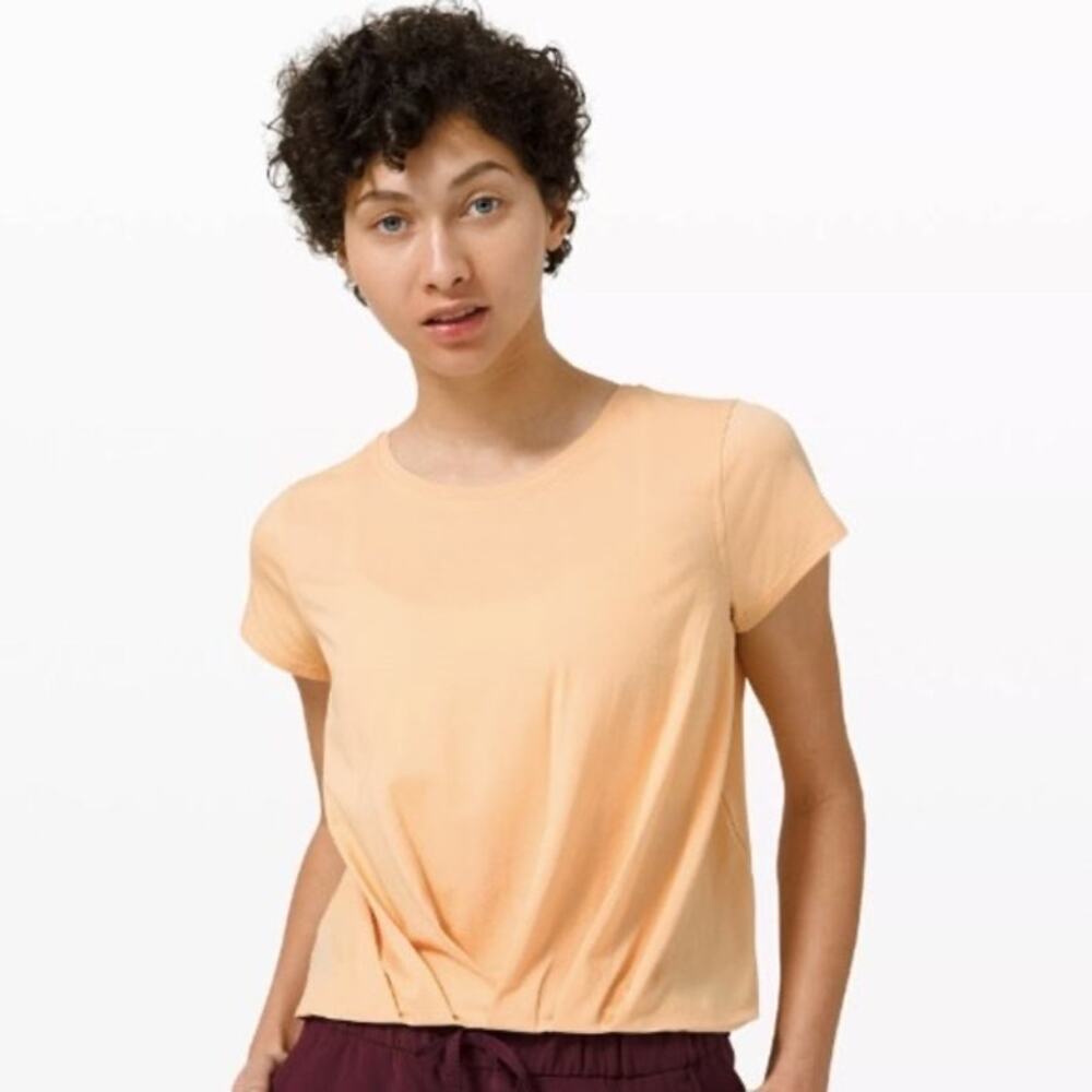 Lululemon Short Sleeve Shirt sz s/m Pleats and Thank You Tee